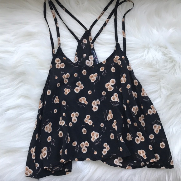 Brandy Melville Tops - MUST GO🍃 Brandy Melville Daisy Crop Tank Top